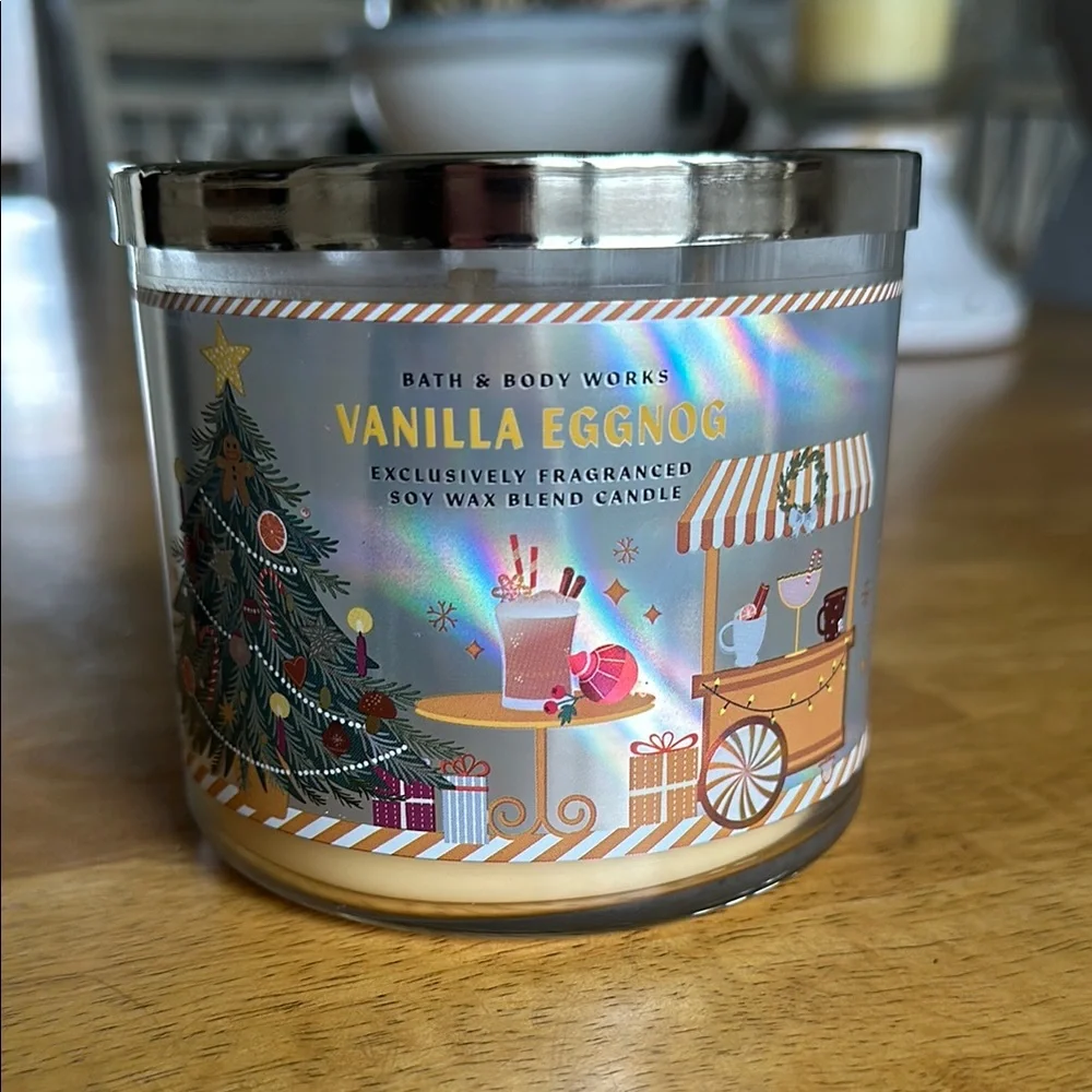 Bath & Bodyworks Vanilla Eggnog 3 Wick Candle - Picture 1 of 3